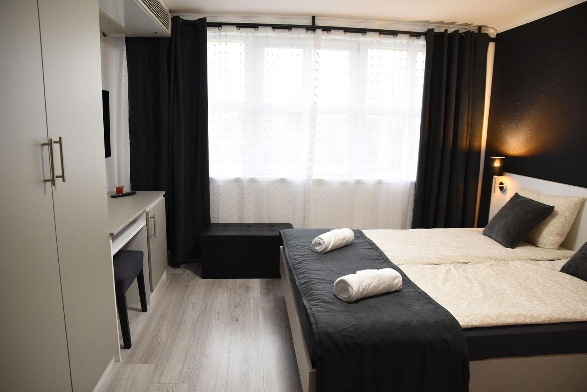 Vi-Li Panzio Bed & Breakfast Maklár Exterior foto